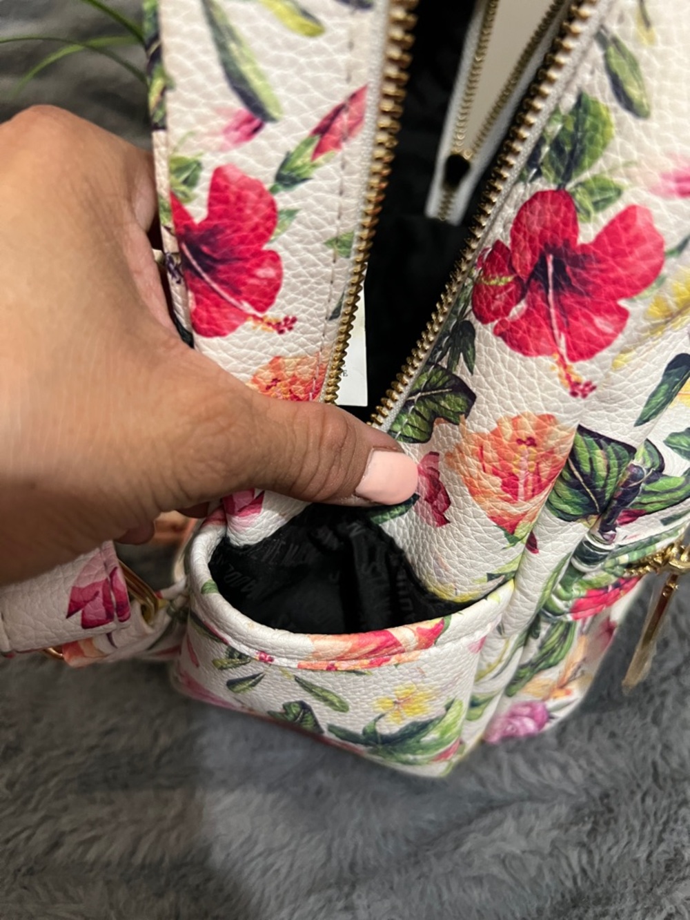 Steve Madden White Floral Mini Backpack EUC retail $59 - Picture 7 of 7